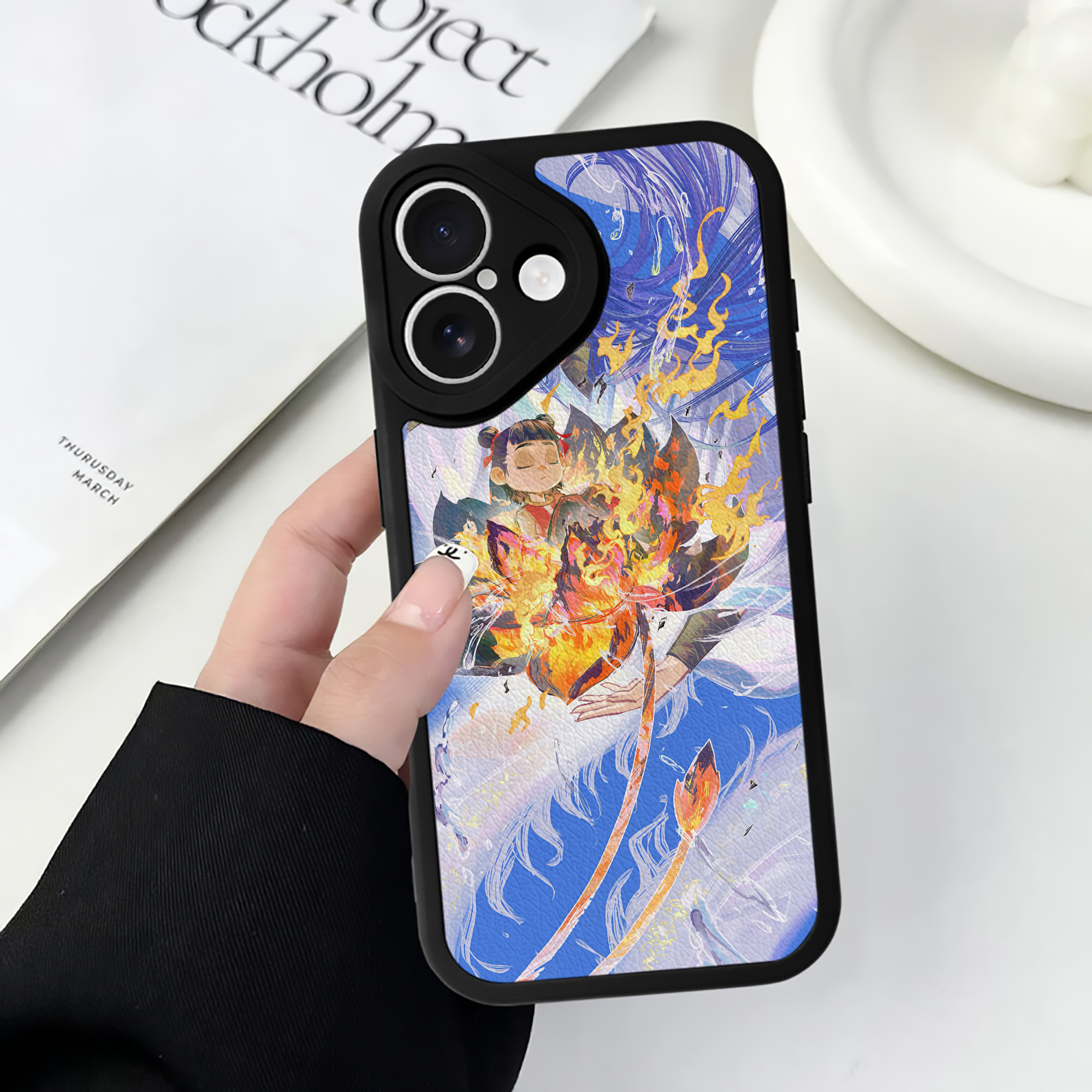 （画像用） Ne Zha 2 ナタ 魔童の大暴れ 【iPhone 16シリーズ対応】シリコンスマホケース（レザー調） 材質：シリコン